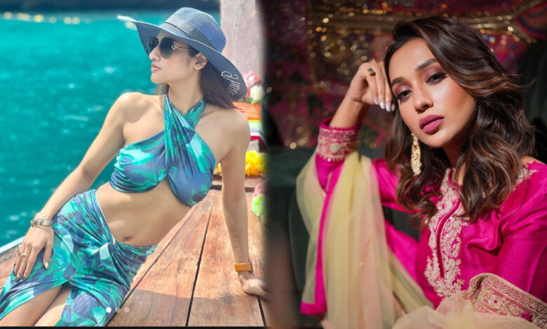 Mahanayika awardee Nusrat Jalpari called superstar Mimi! After a long time, actress Mimi Chakraborty commented on her beloved Bonua's picture, the actress commented on 'Jalpari' in Nusrat's bikini picture.
